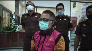 Mantan Kasubbag Keuangan Kecamatan Kandis Ditahan Kejari Siak